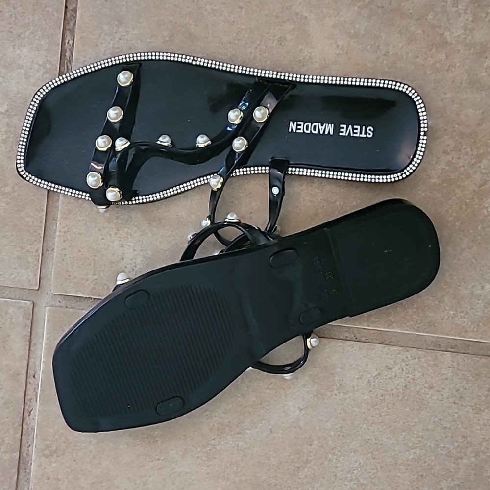 Sandals - Picture 3 of 3